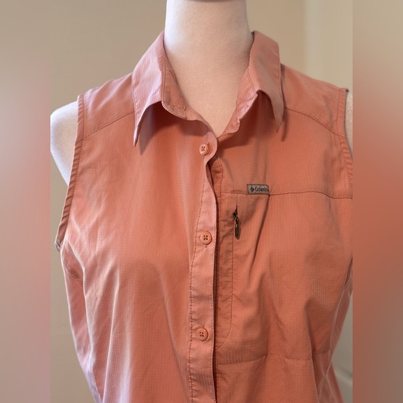 Columbia Sleeveless Collared Hiking Tank - Picture 2 of 5